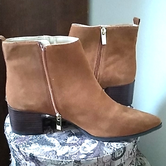 enThread Shoes - Brand New Suede Ankle Boots